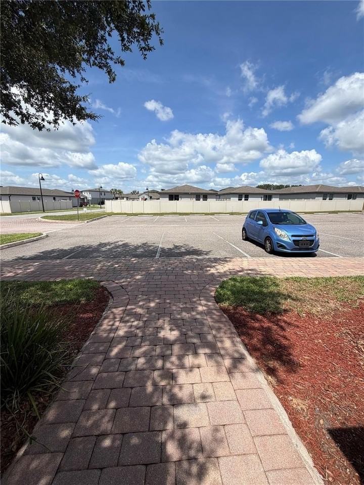 2404 Bella Vista Dr - Photo 2 of 50