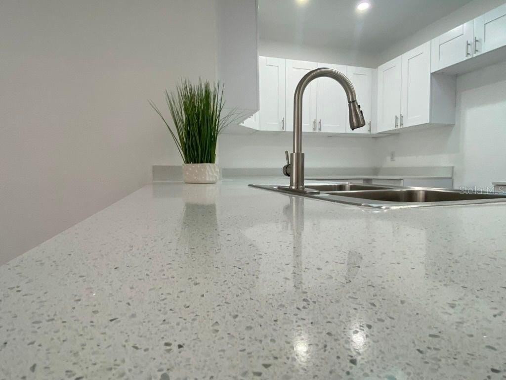 22011 Catherine Ave - Photo 6 of 36