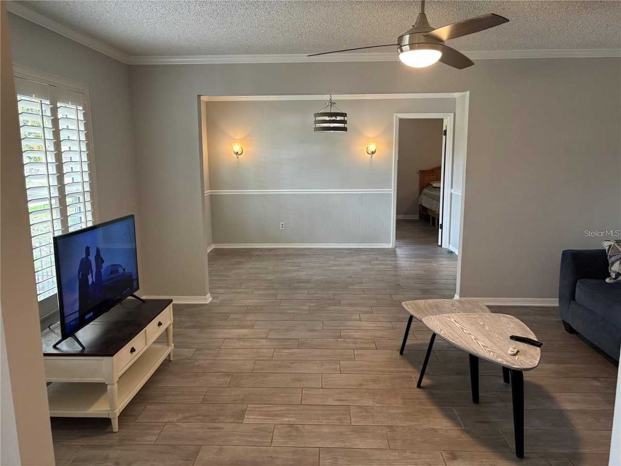 105 E Cottesmore Cir - Photo 4 of 20