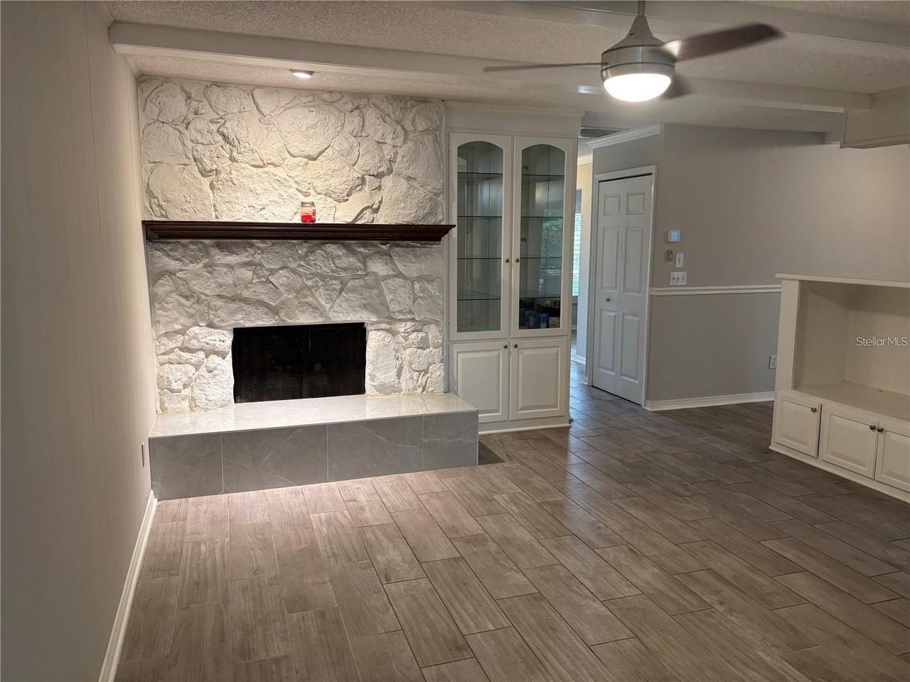 105 E Cottesmore Cir - Photo 5 of 20