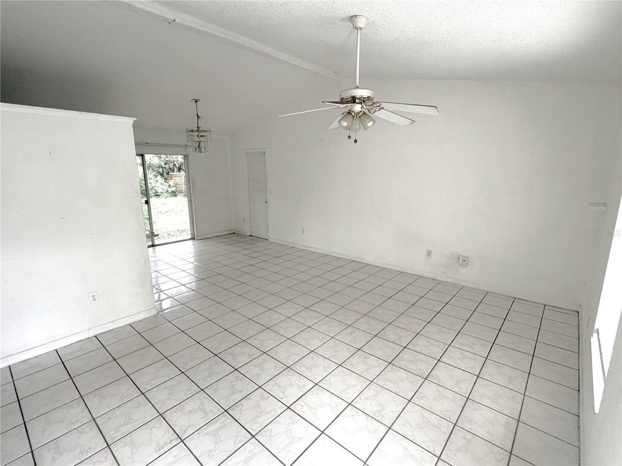 745 Whitewood Dr - Photo 2 of 17