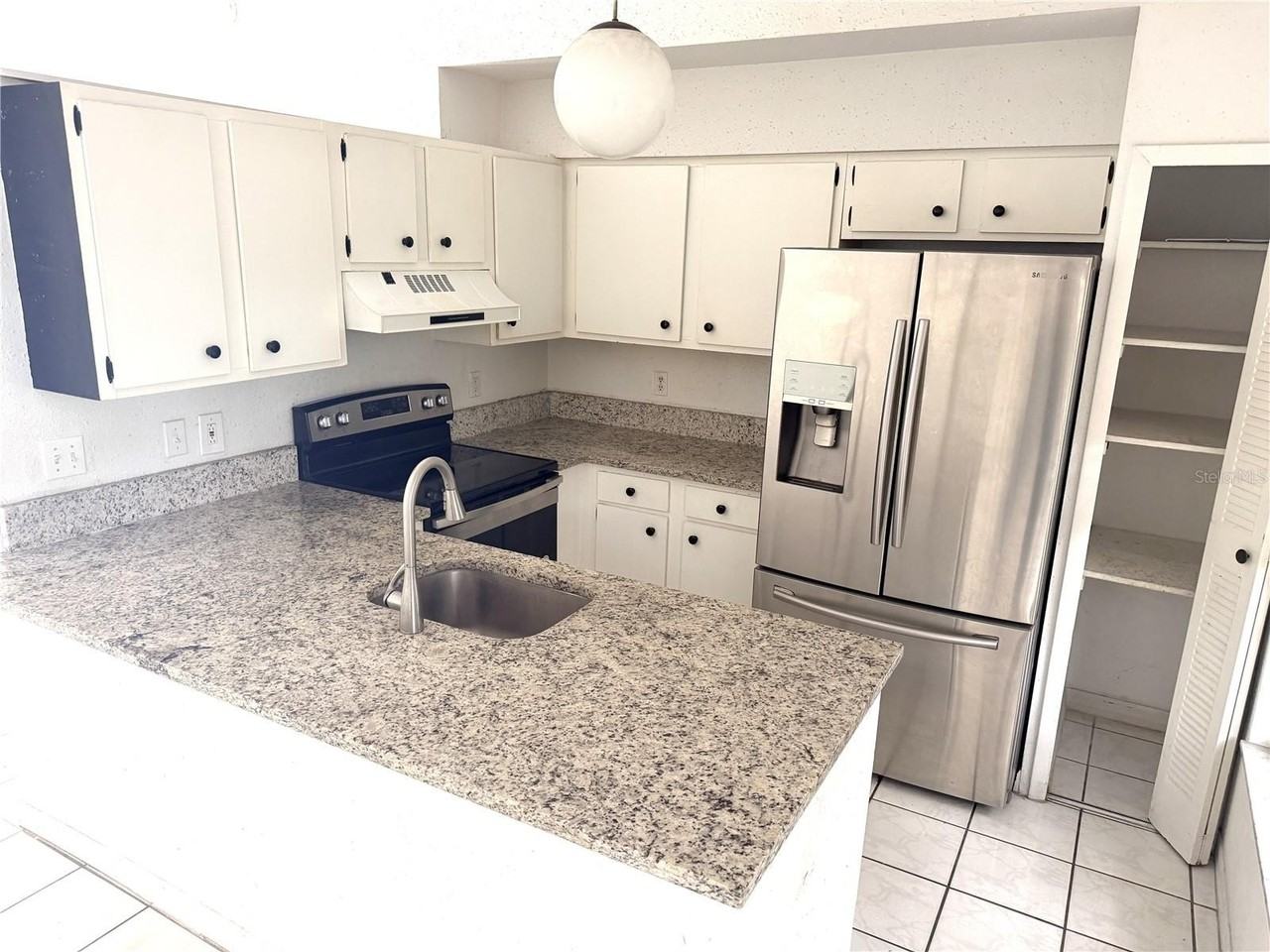 745 Whitewood Dr - Photo 4 of 17