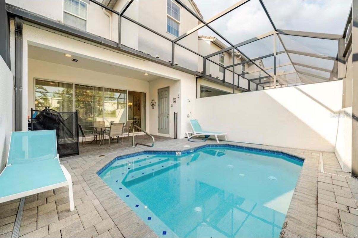 354 Captiva Dr - Photo 2 of 34
