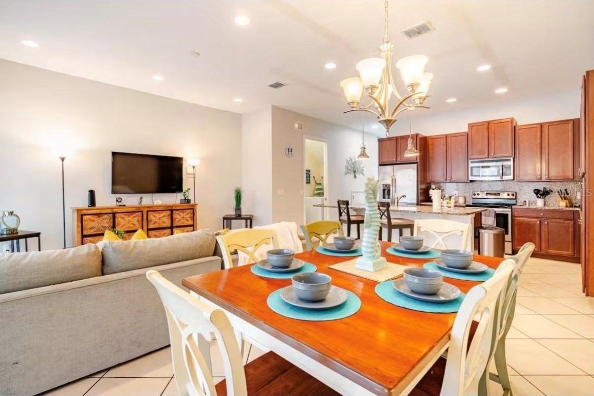354 Captiva Dr - Photo 4 of 34