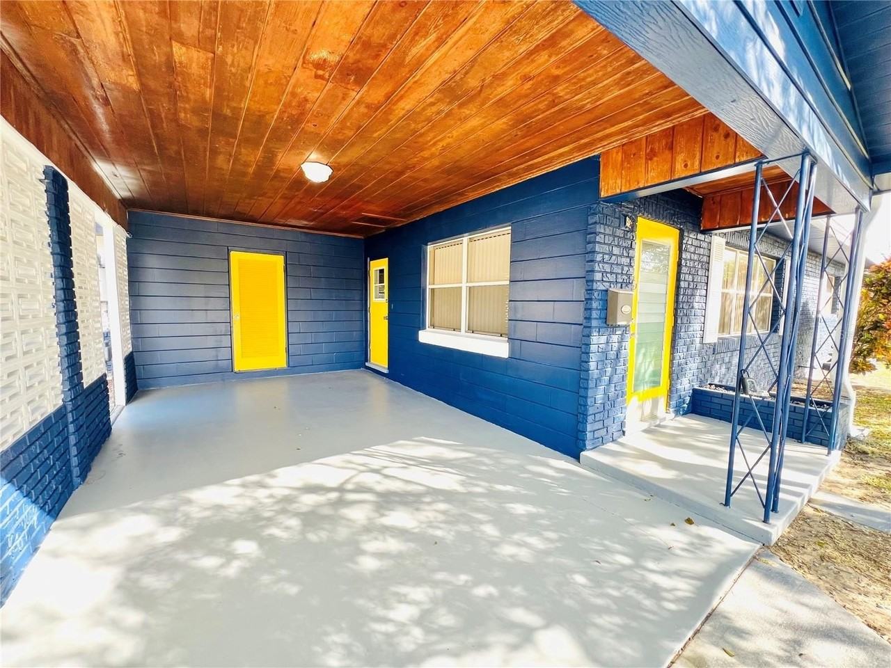 501 Avenue G Se #A - Photo 2 of 19