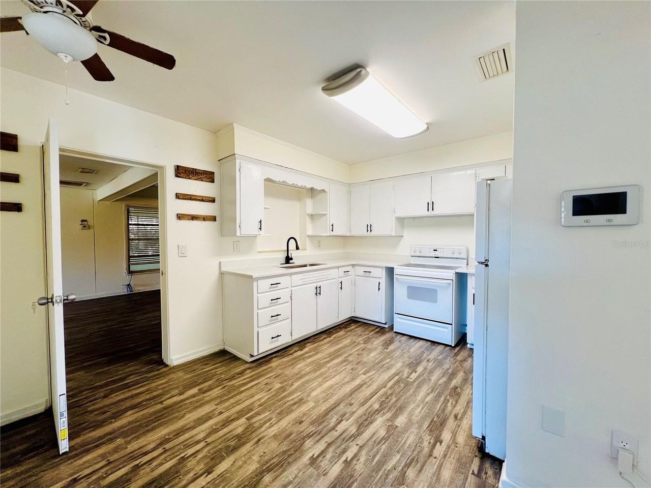 501 Avenue G Se #A - Photo 3 of 19