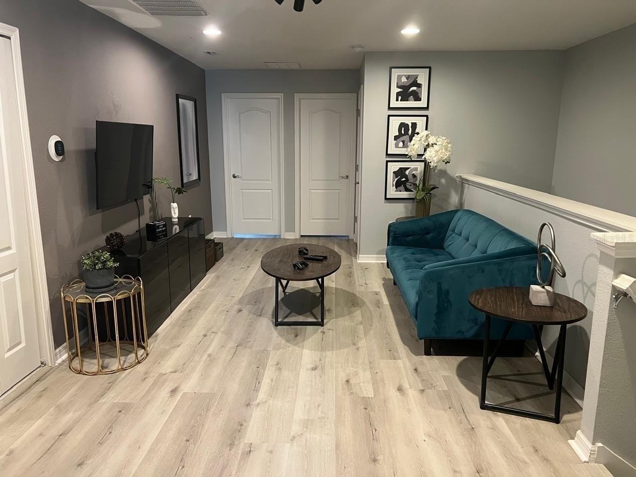 8831 Geneve Ct - Photo 5 of 47
