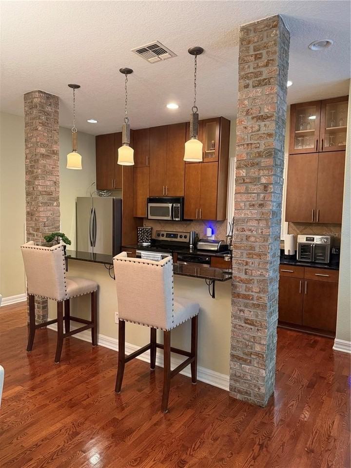 1009 Elmwood St #1009 - Photo 6 of 25
