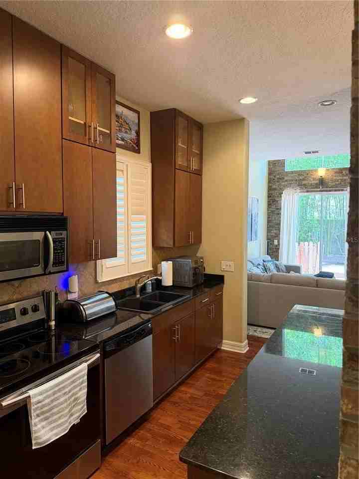 1009 Elmwood St #1009 - Photo 7 of 25