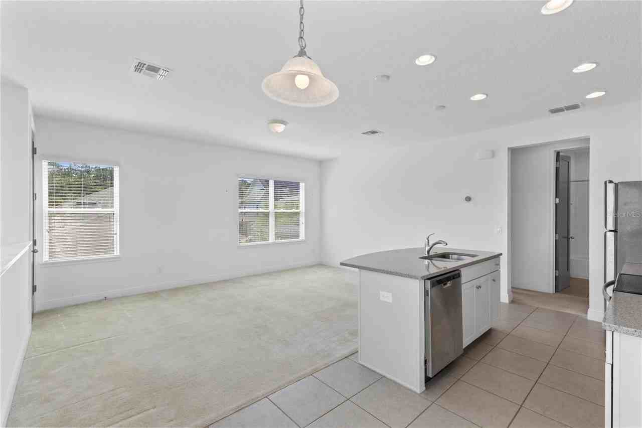 13153 Lessing Ave - Photo 6 of 19