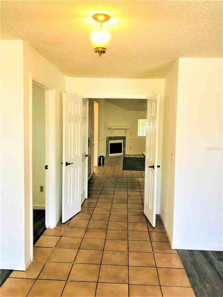 1005 Aviles Ct - Photo 2 of 10