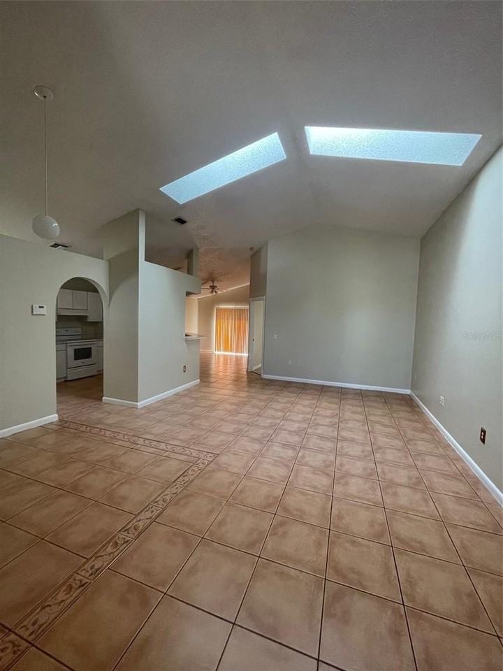 4312 Iveyglen Ave - Photo 3 of 17