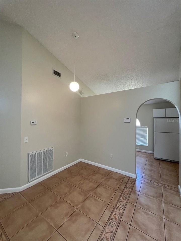 4312 Iveyglen Ave - Photo 4 of 17