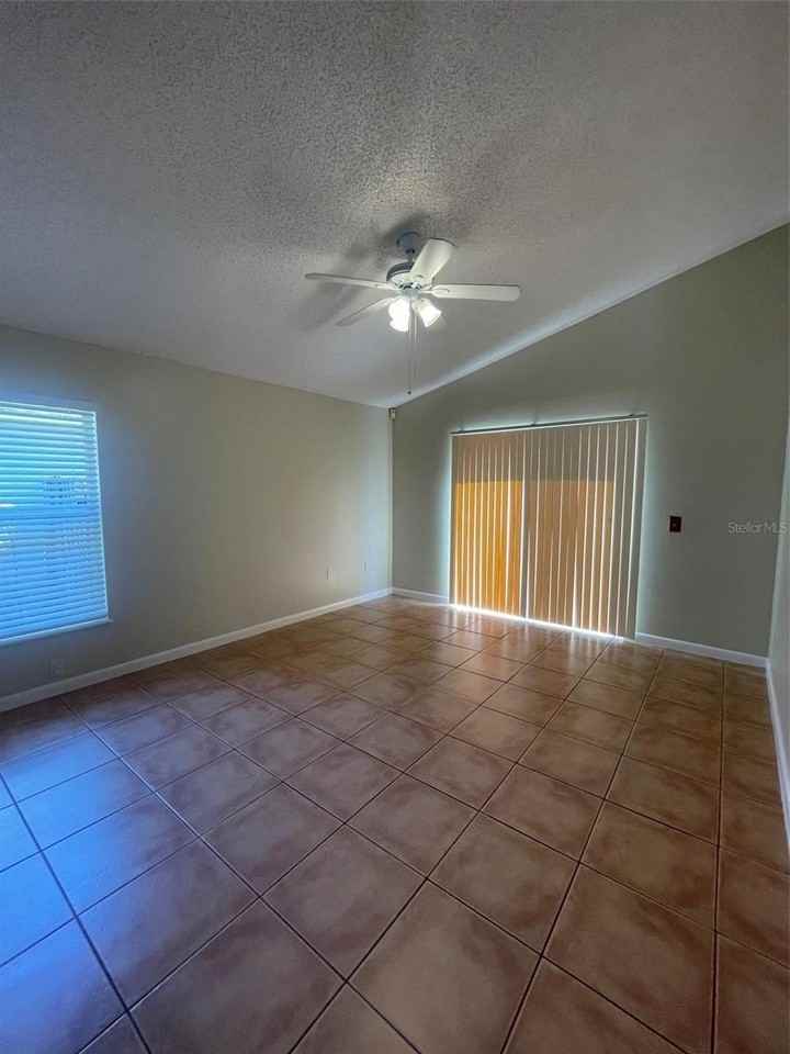 4312 Iveyglen Ave - Photo 5 of 17