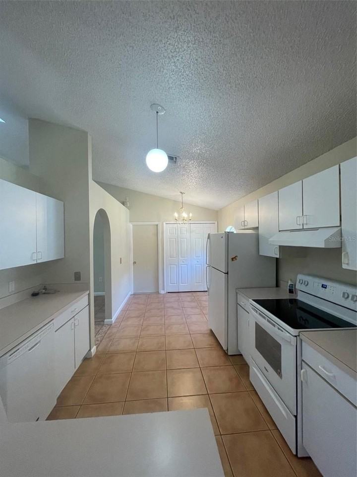 4312 Iveyglen Ave - Photo 7 of 17