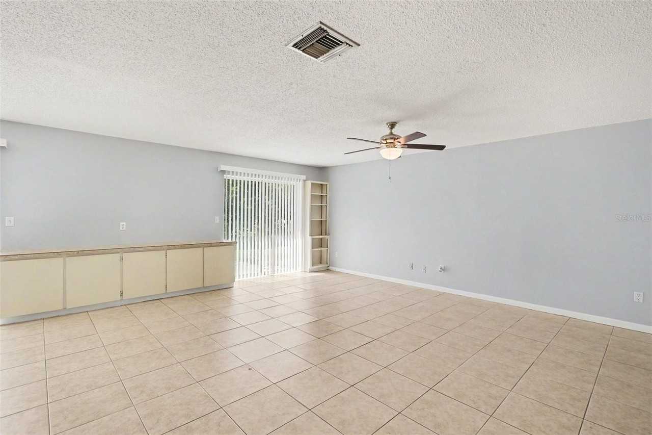 10157 Bluff Ct - Photo 7 of 26