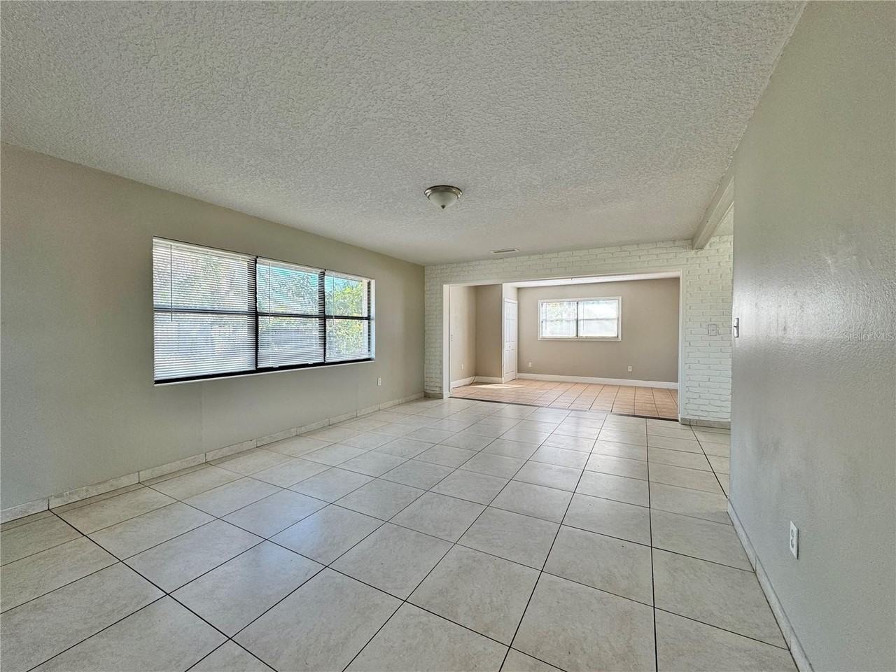 1219 Browning Ave - Photo 7 of 17
