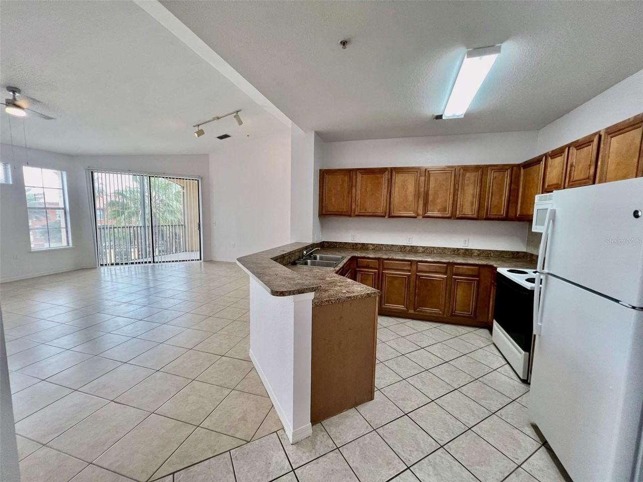 6153 Metrowest Blvd #308 - Photo 4 of 26