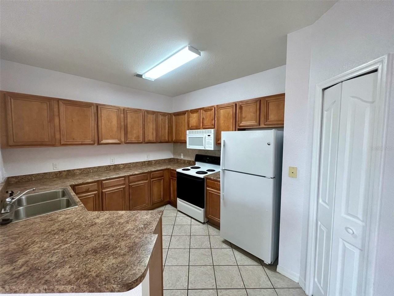 6153 Metrowest Blvd #308 - Photo 7 of 26