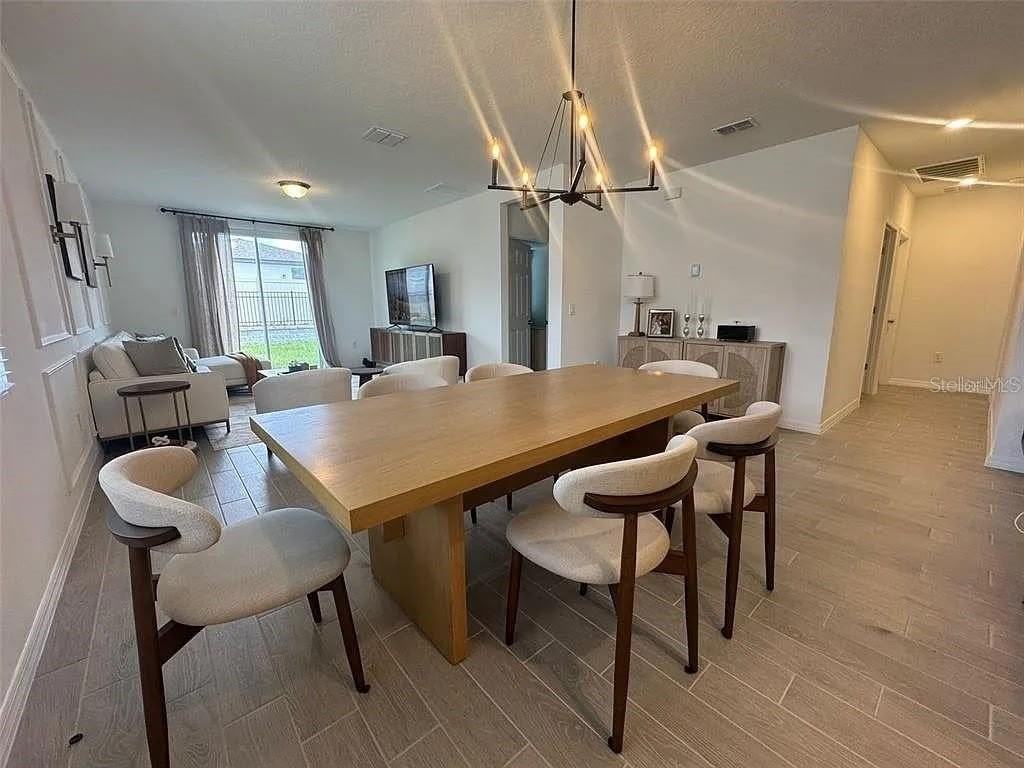 1138 Foreshore Ln - Photo 5 of 13