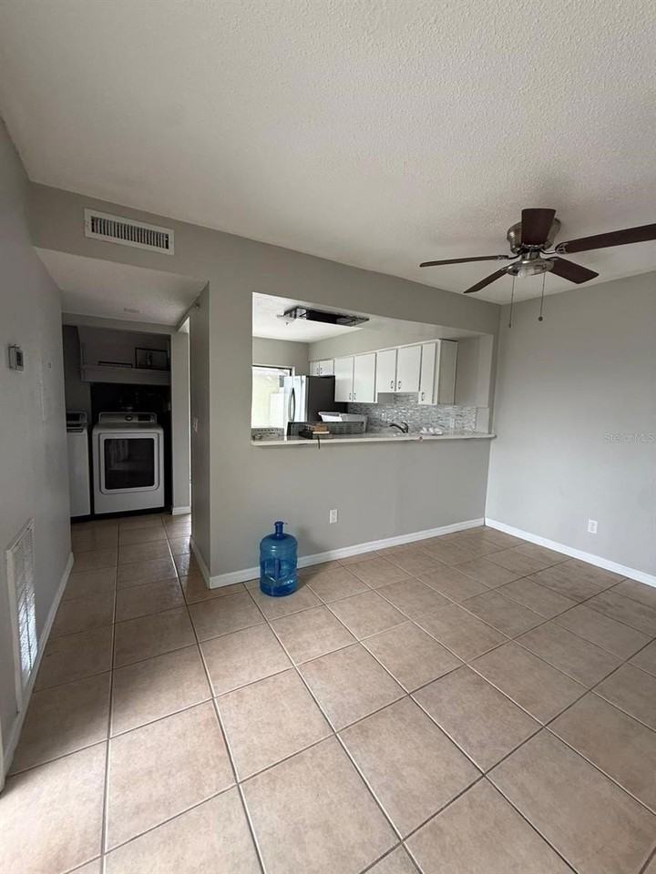 5104 Springwater Ct - Photo 3 of 5
