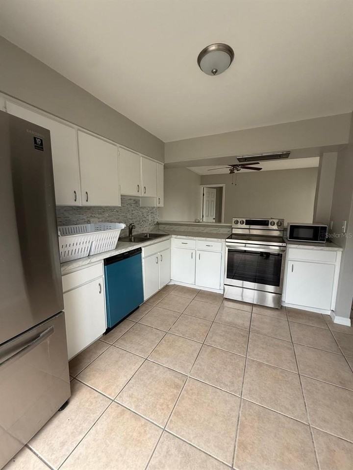 5104 Springwater Ct - Photo 4 of 5
