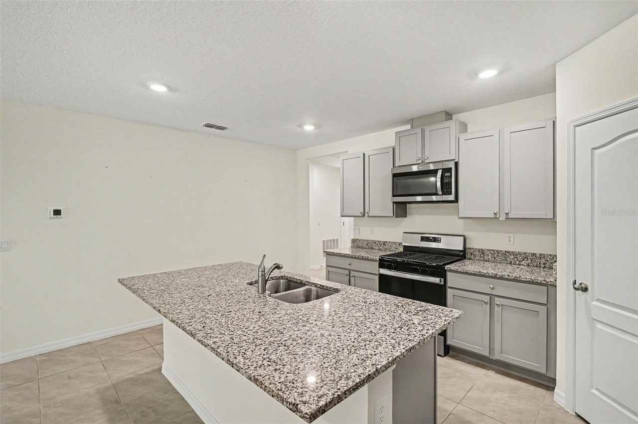 771 Lazio Cir - Photo 4 of 15
