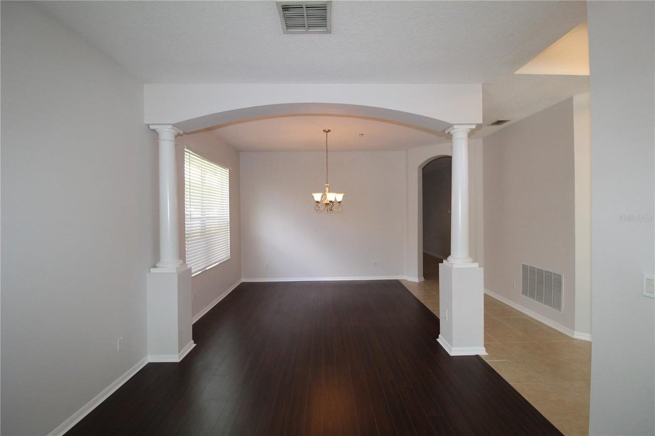 9885 Leland Dr - Photo 4 of 30
