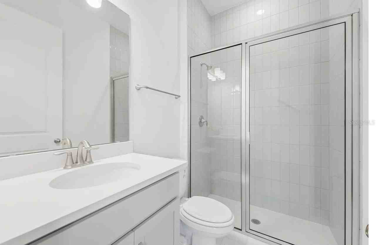 16453 Hamlin View St - Photo 5 of 23