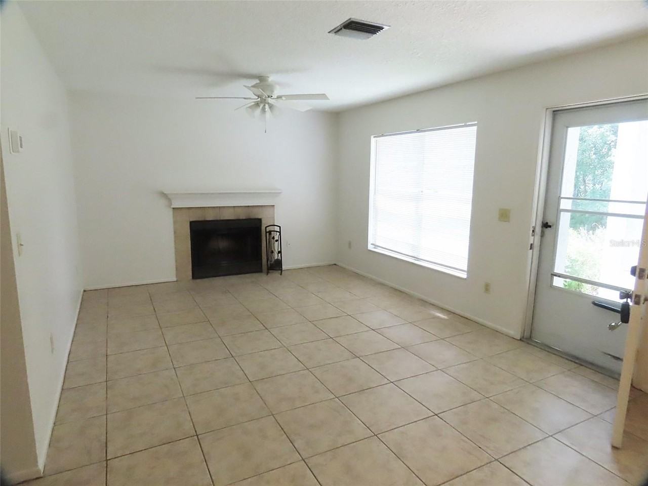 104 Northlake Dr #104 - Photo 3 of 21