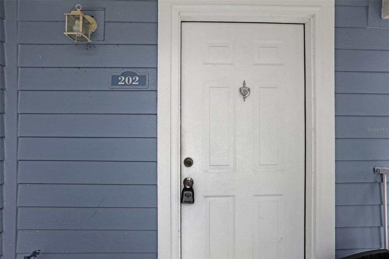 2508 Grassy Point Dr #202 - Photo 3 of 18