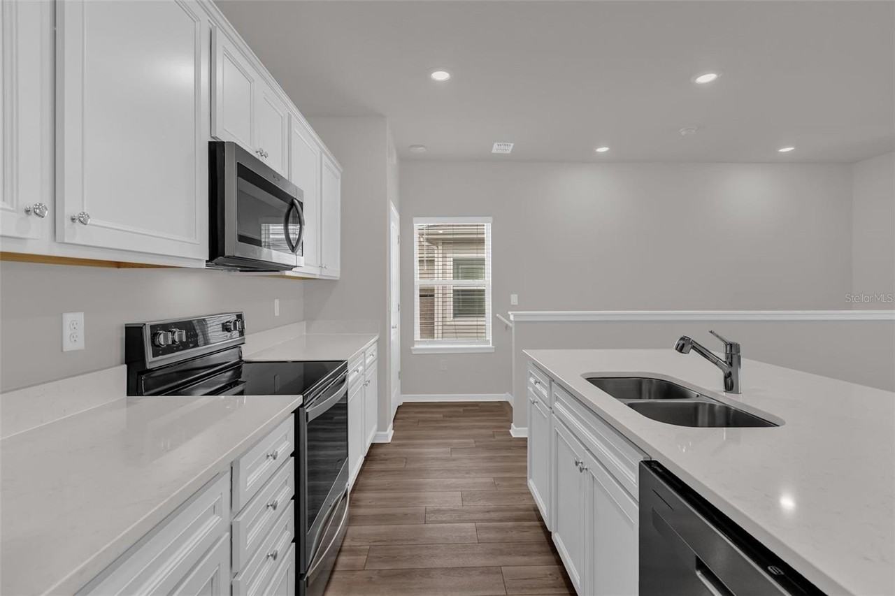 3034 Prospect Trl - Photo 4 of 32
