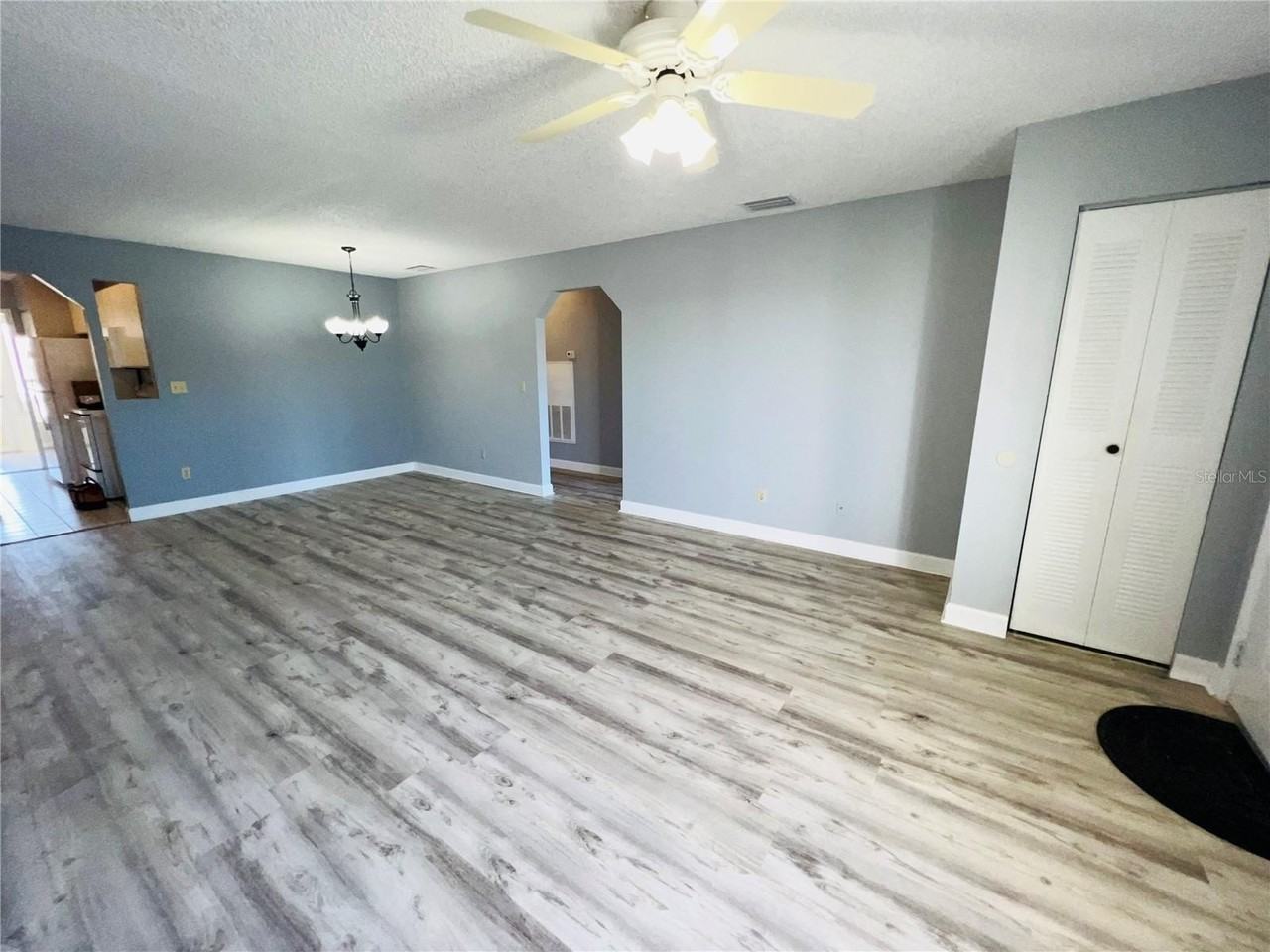 605 Ridge Ter #605 - Photo 4 of 29