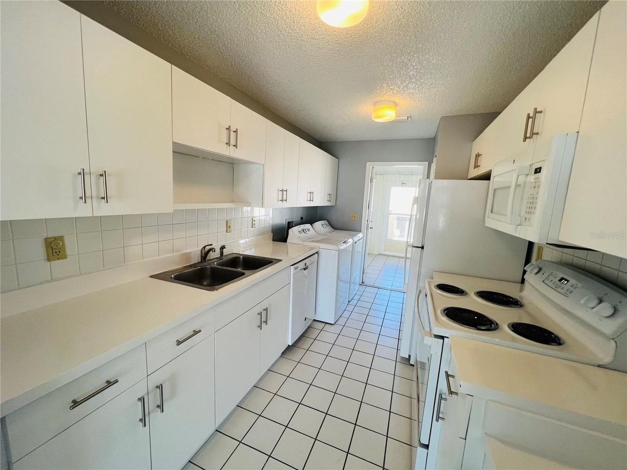 605 Ridge Ter #605 - Photo 7 of 29