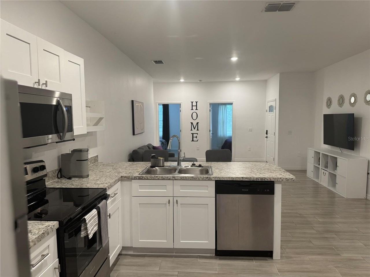 699 W Kaley St - Photo 5 of 17
