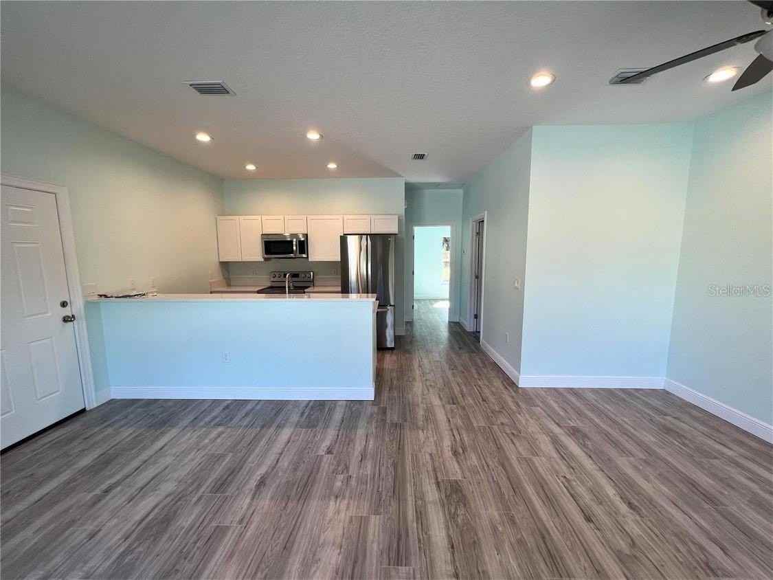 1418 N Orange St - Photo 3 of 12