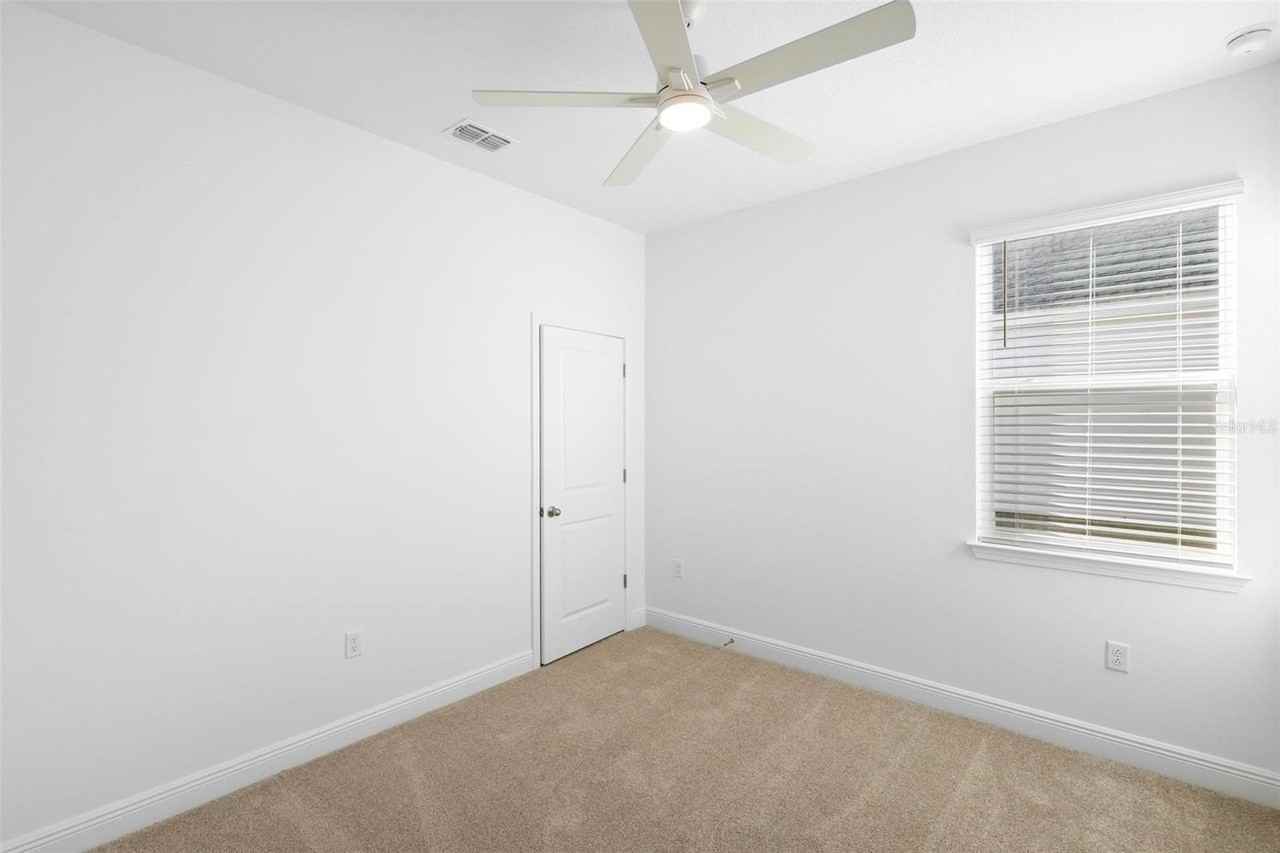 2028 Keystone Pass Blvd - Photo 5 of 35