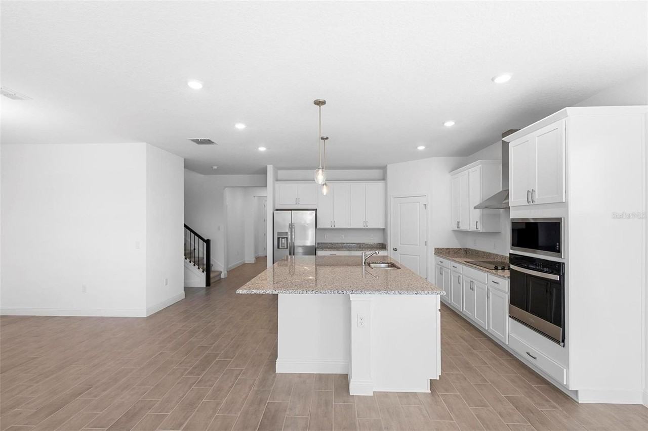 2028 Keystone Pass Blvd - Photo 6 of 35