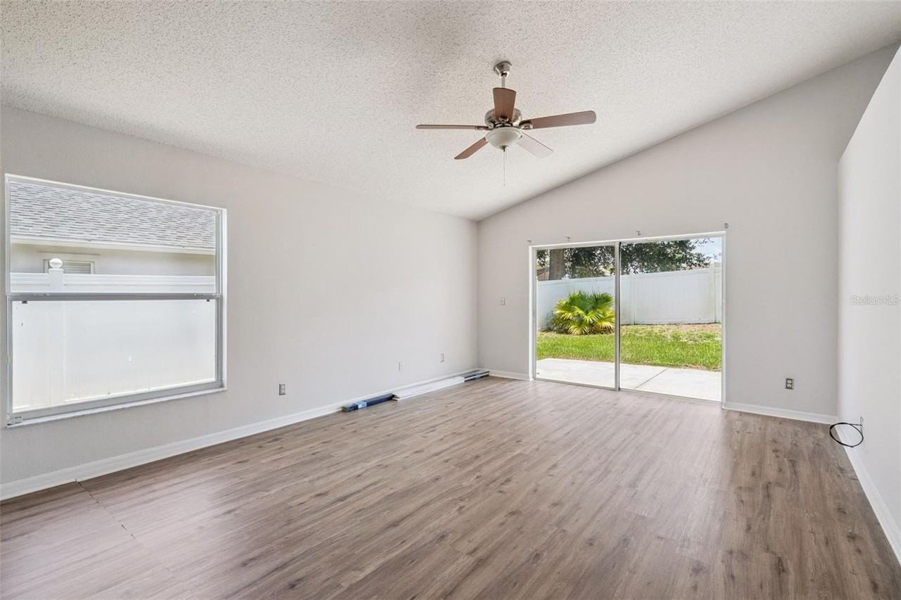 622 Delancey Dr - Photo 4 of 19