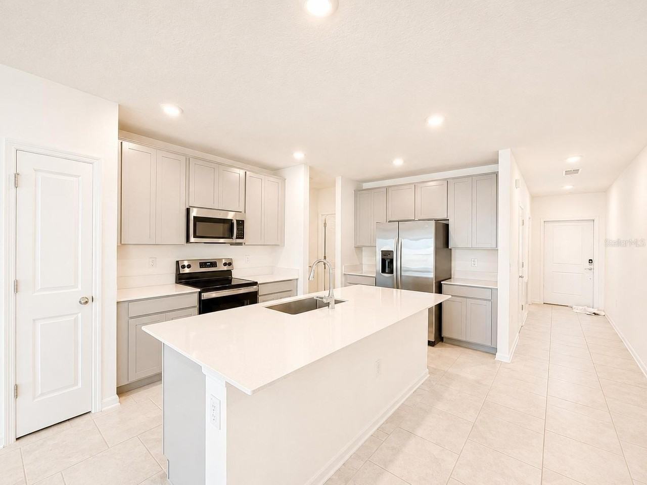 360 Loch Ct - Photo 6 of 20