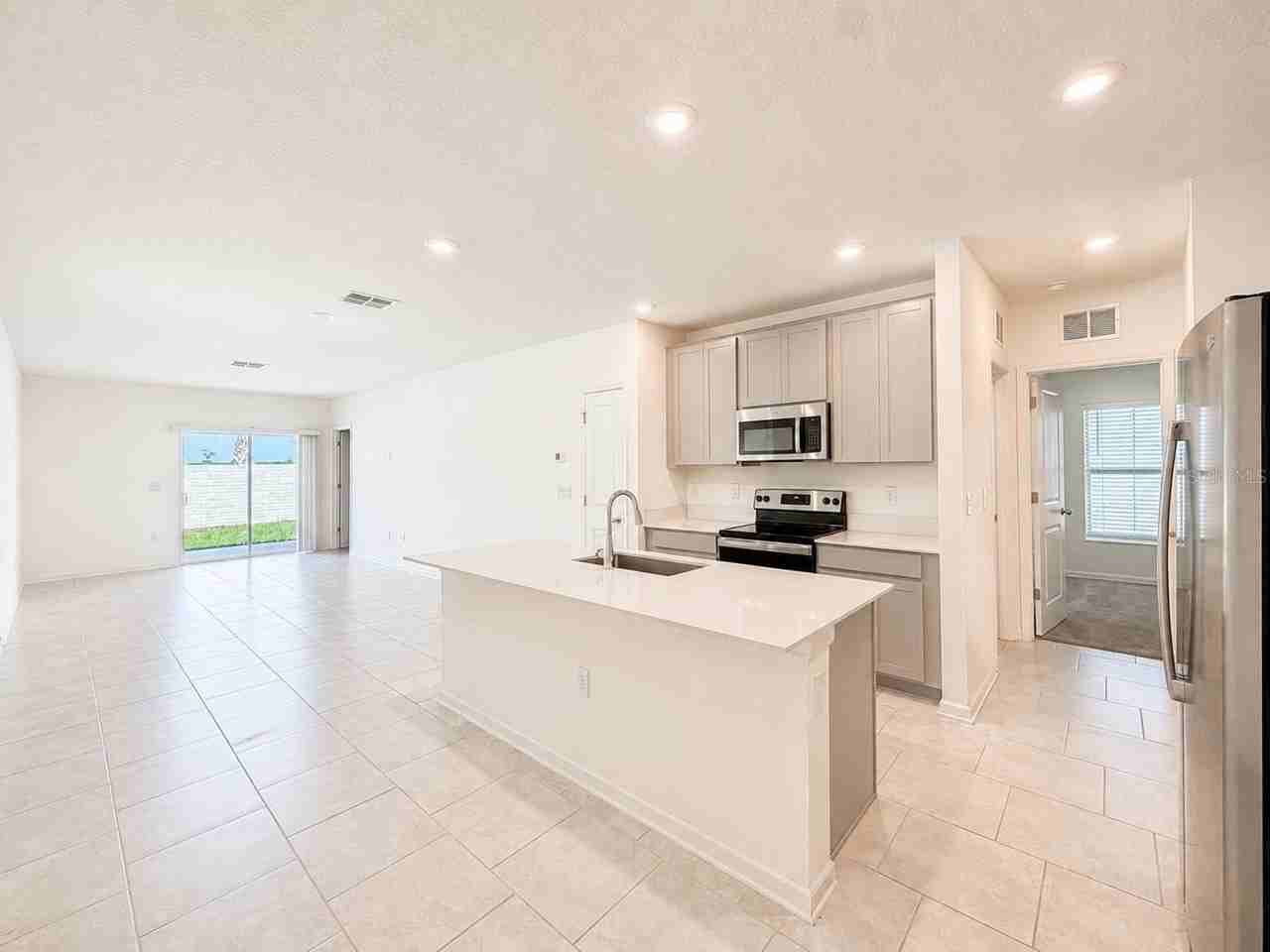 360 Loch Ct - Photo 7 of 20