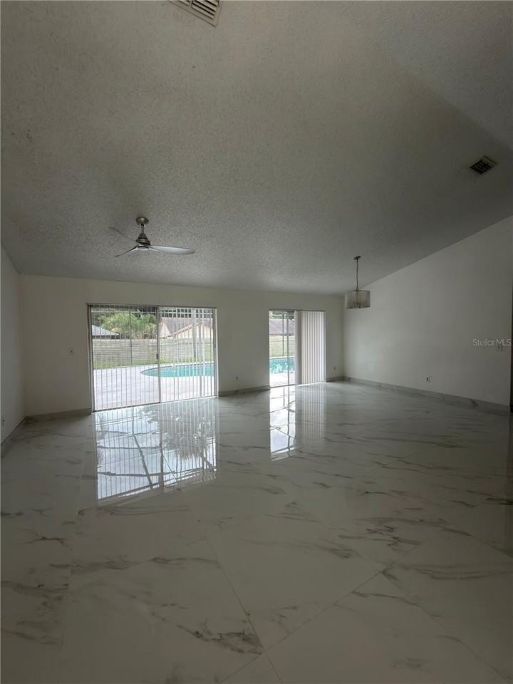 9142 Sabal Palm Cir - Photo 3 of 13