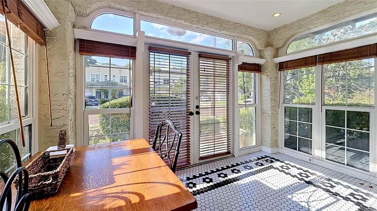 1620 Park Lake St - Photo 6 of 50