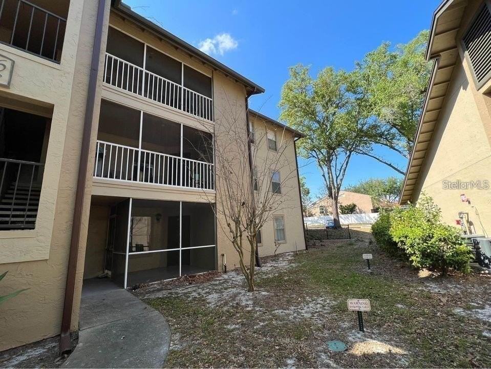 976 Leeward Pl #103