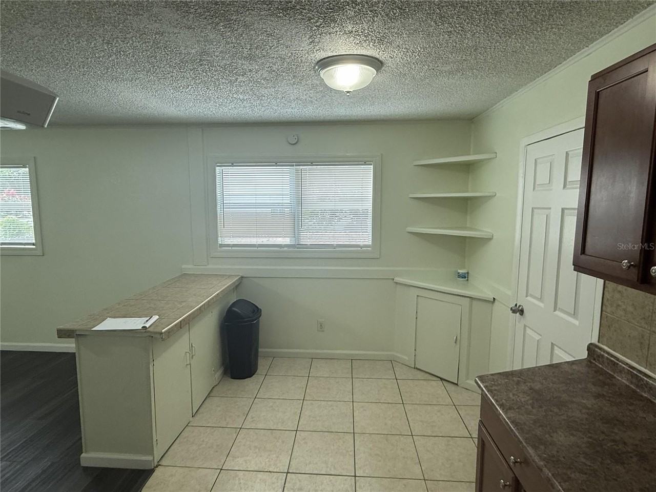 102 Grove St - Photo 5 of 17