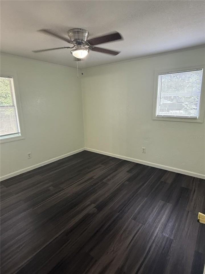 102 Grove St - Photo 7 of 17