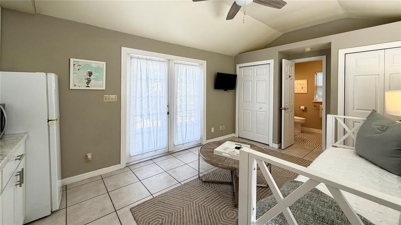 1618 Park Lake St - Photo 4 of 12
