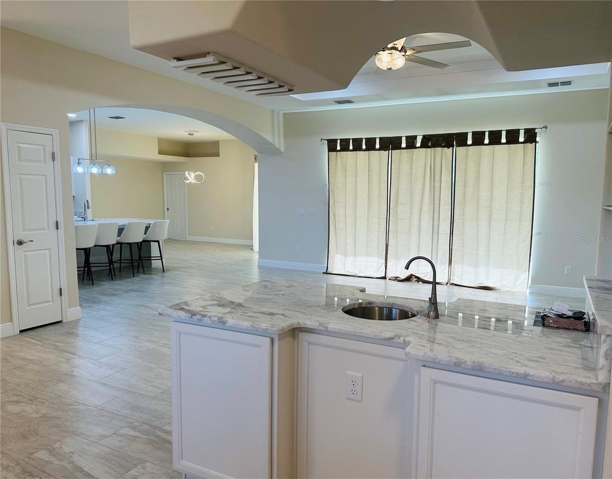 5780 N Lena Dr - Photo 3 of 47