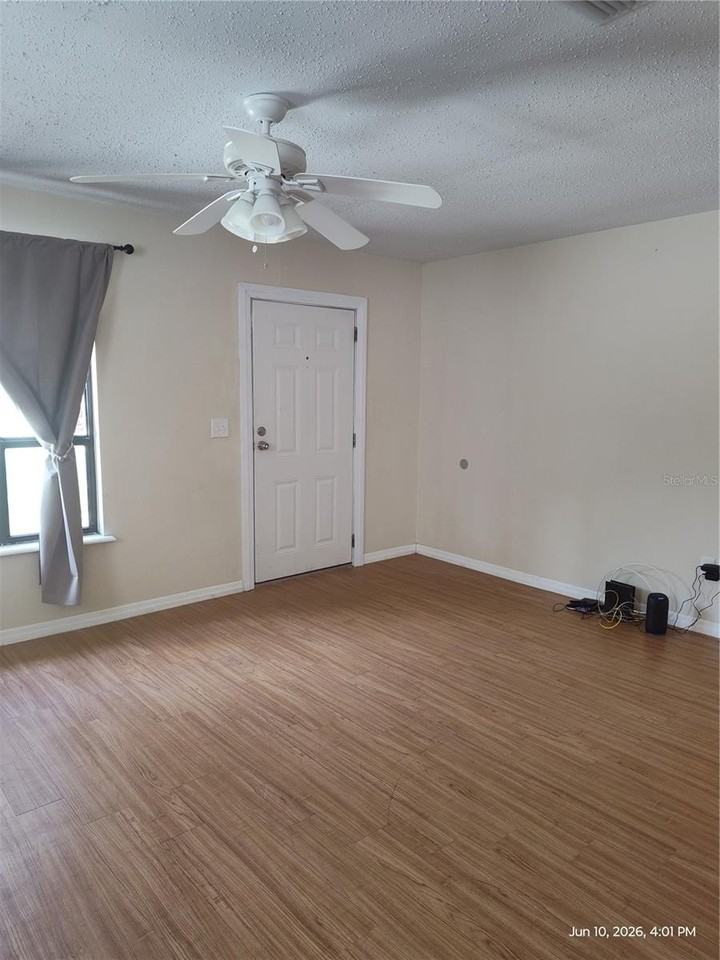 140 Bay Rd - Photo 7 of 22