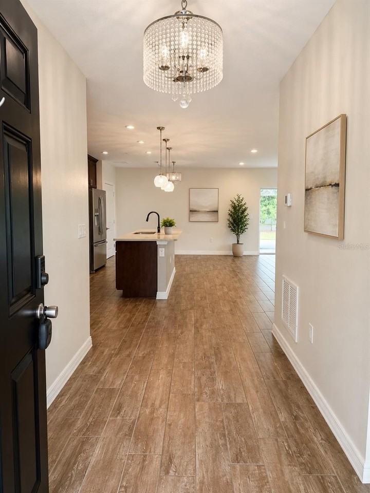 433 Sardinia Cir - Photo 2 of 10